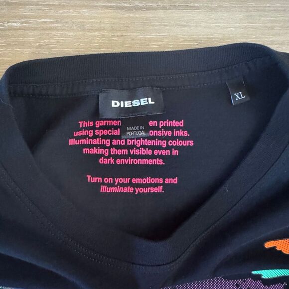 Diesel Lust Vegas Black Shirt Neon Green Pink Orange Scorpion Graphic Size XL - Picture 2 of 4